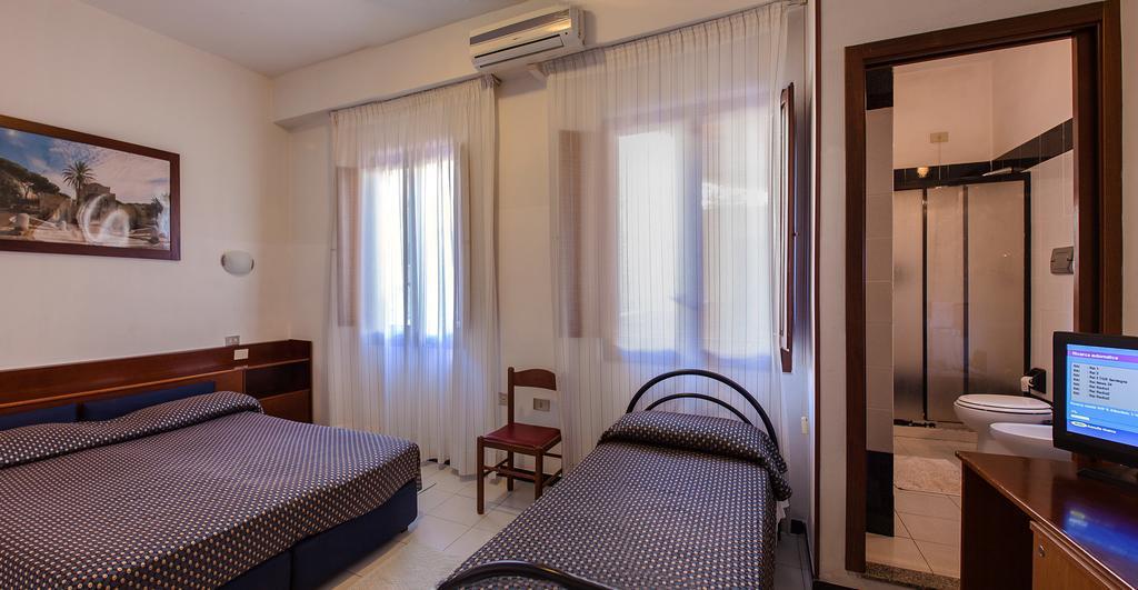 Hotel La Terrazza Cagliari Rum bild