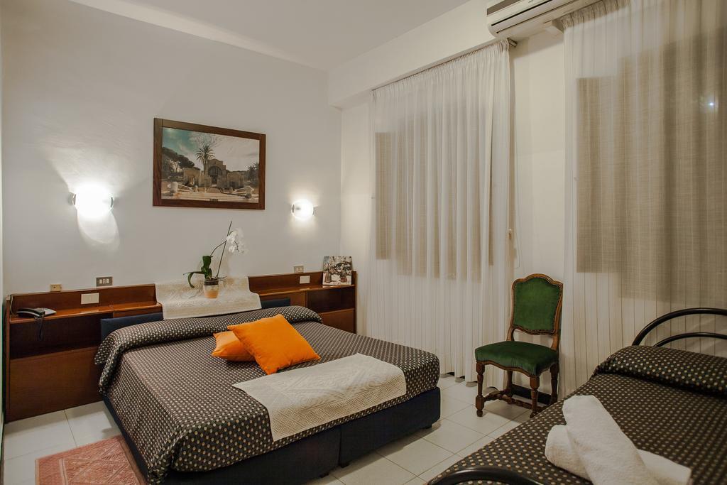 Hotel La Terrazza Cagliari Rum bild