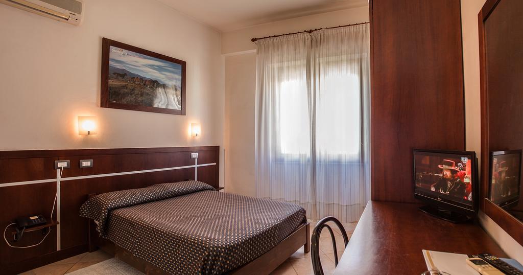 Hotel La Terrazza Cagliari Rum bild