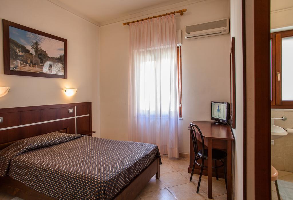 Hotel La Terrazza Cagliari Rum bild