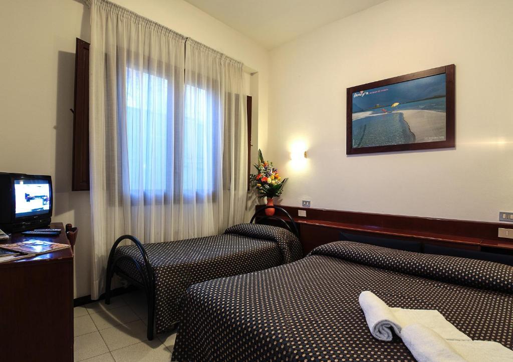 Hotel La Terrazza Cagliari Rum bild