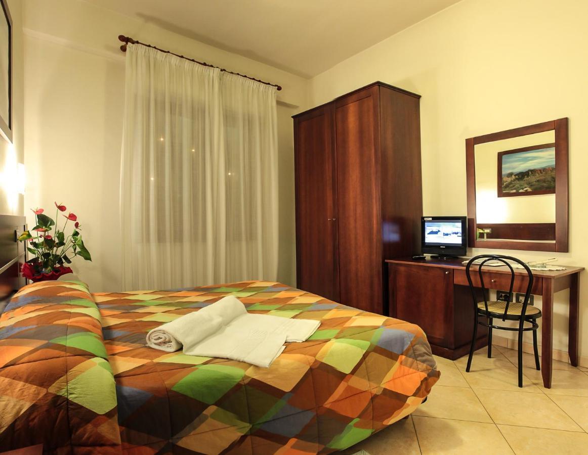 Hotel La Terrazza Cagliari Rum bild